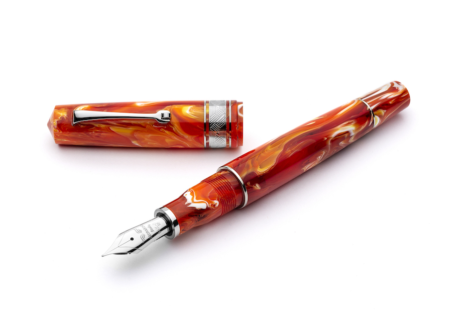 Leonardo Officina Italiana Momento Zero GRANDE Primary manipulation Warm tones Estilográfica