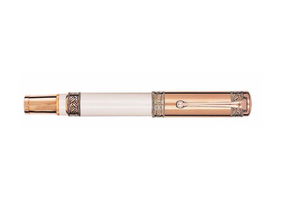 Aurora Dante Paradiso with White lacquer. Rose gold plated grip section and metal cap. 18 Kt. Fountain Pen