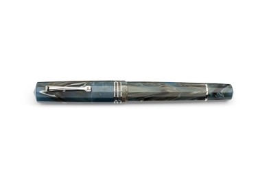 Leonardo Officina Italiana Dodici - Magmatica ST Fountain Pen Fontana Penna fontanapenna.com 2